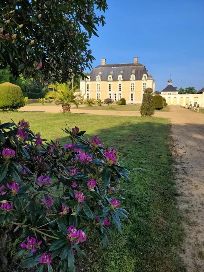 Chateau Du Boschet Chambre De L'Infatigable Gentilhomme Bourg-des-Comptes Bagian luar foto